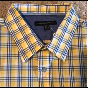 Banana Republic Short sleeve plaid shirt